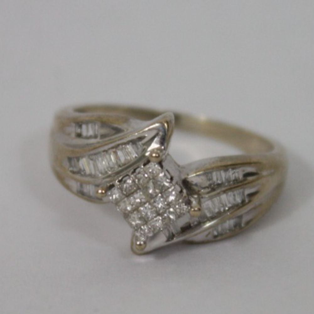 Beautiful 10K White Gold Princess & Baguette Diamond .6 CTW Sz 8 Engagement Ring